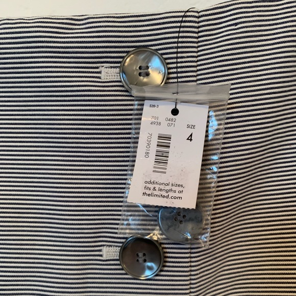 NWT Limited Seersucker Skirt. Size 4 - Picture 4 of 4